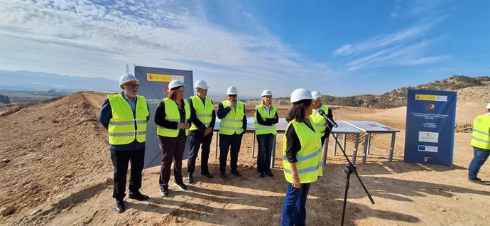 La secretaria de Estado de Agricultura y Alimentación, Begoña García Bernal, visita uno de los proyectos en ejecución para mejorar la gestión del agua por parte de las comunidades de regantes