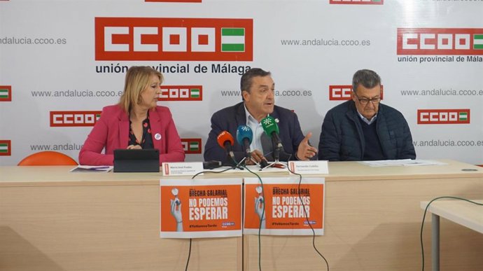 María José Prados, secretaria de Empleo, Mujer y Formación de CCOO Málaga; Fernando Cubillo, secretario general del sindicato en la provincia; y Antonio Turmo, del gabinete técnico.