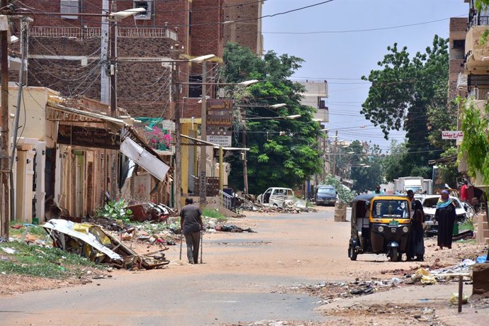 Archivo - Fotografía de archivo de una calle de la ciudad de Omdurmán en el marco de la guerra desatada en abril de 2023 entre el Ejército de Sudán y las paramilitares Fuerzas de Apoyo Rápido (RSF)