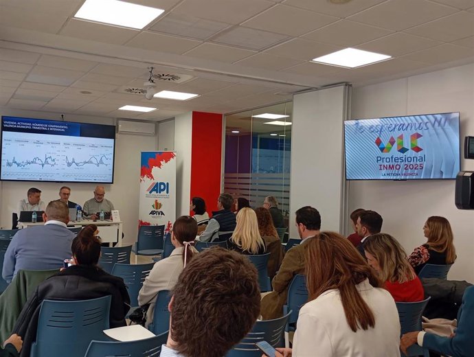 Presentación del Informe sobre el Mercado Inmobiliario de Valencia del cuarto trimestre de 2024, elaborado por el Colegio de Agentes de la Propiedad Inmobiliaria de Valencia