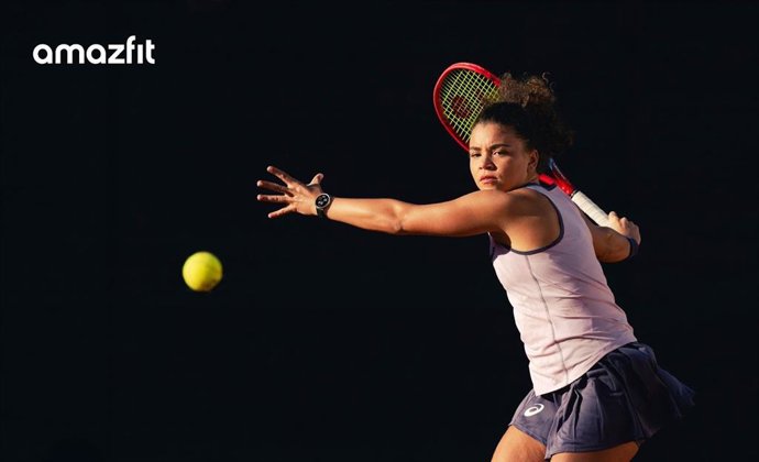 La tenista italiana Jasmine Paolini se une a Amazfit como embajadora.