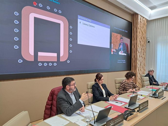 El delegado de la Fundación Bit en Menorca, Llorenç Cardona, durante una comisión parlamentaria