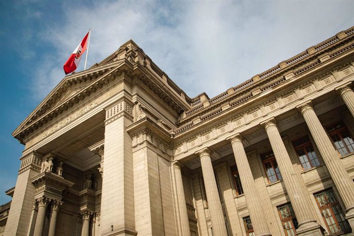 El personal del Poder Judicial se beneficiará con becas para estudiar maestrías online de calidad europea de UNIR