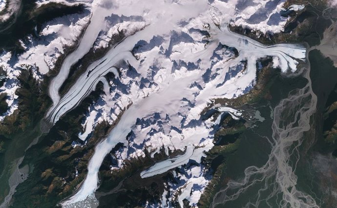 Glaciares en las montañas Chugach de Alaska.