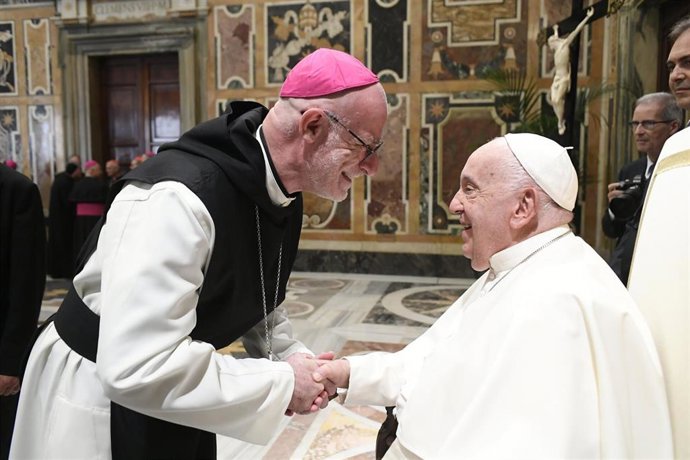 El obispo Octavi Vilà con el Papa Francisco en 2024.