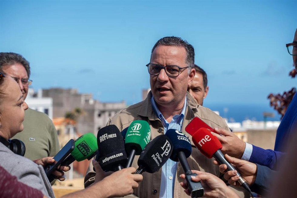 Consejero de Educación, Poli Suárez, del Gobierno de Canarias