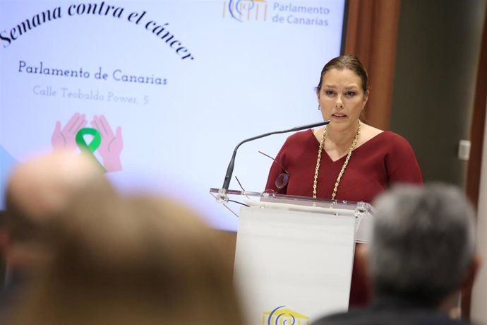 La presidenta del Parlamento de Canarias, Astrid Pérez, en unas jornadas contra el cáncer