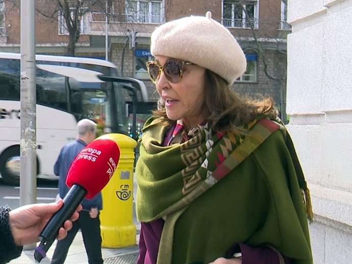 MARI ÁNGELES GRAJAL