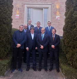 Los representantes de Cecot con Carles Puigdemont.