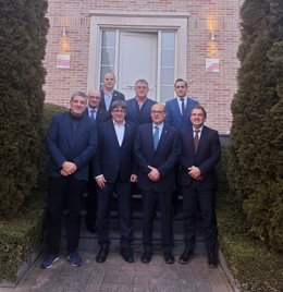 Los representantes de Cecot con Carles Puigdemont.