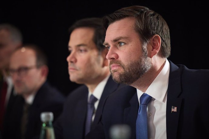 HANDOUT - 14 February 2025, Bavaria, Munich: US Vice President JD Vance (R) meets with Ukraine's President Volodymyr Zelensky on the sidelines of the 61st Munich Security Conference (MSC). Photo: -/Ukrainian Presidency/dpa - ATTENTION: editorial use only 