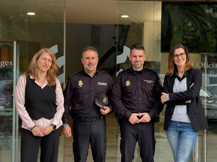 Los participantes en la conferencia.