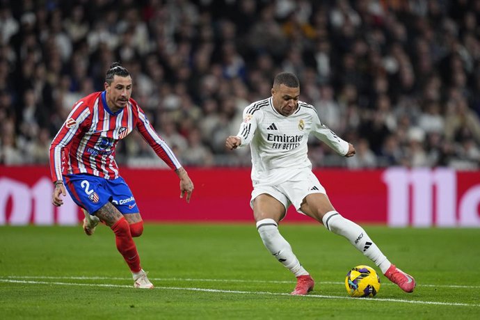 Kylian Mbappé y José María Giménez