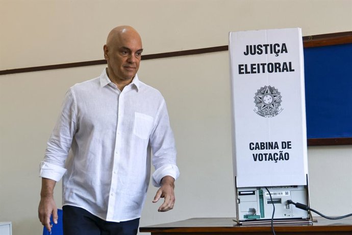 Archivo - 6 de outubro de 2024, São Paulo, São Paulo, Brasil: SAO PAULO (SP), 06/10/2024 " MOVIMENTO / ELEIÇÕES / MADRE ALIX / SP " O Ministro do Supremo Tribunal Federal Alexandre de Moraes, durante votação na escola Madre Alix, no Jardim P