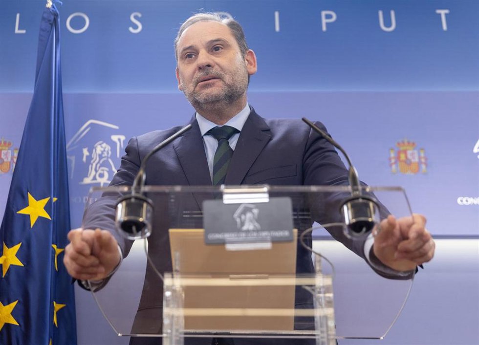 Archivo - El exministro de Transportes y diputado del PSOE, José Luis Ábalos, durante una rueda de prensa, en el Congreso de los Diputados, a 27 de febrero de 2024, en Madrid (España)
