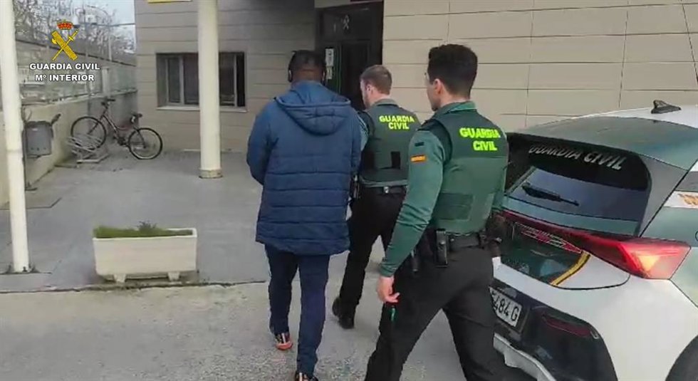 Detenido en Azuqueca de Henares por hurto.