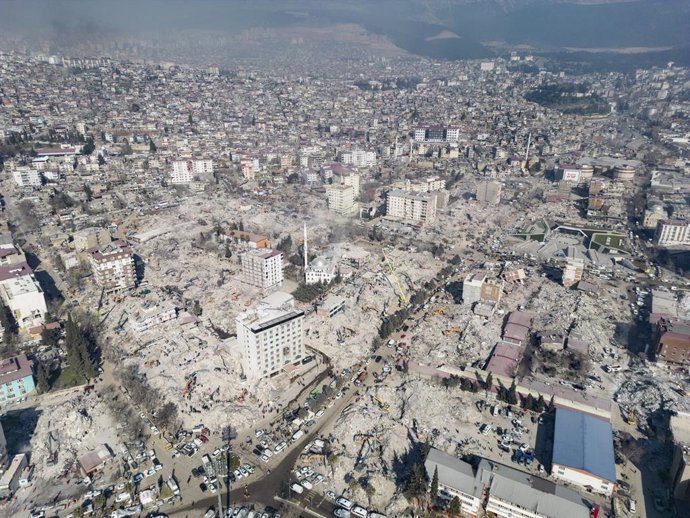 Archivo - Vista aérea de los daños en la provincia de Kahramanmaras, en el sur de Turquía, tras los terremotos del 6 de febrero de 2023 en la zona, situada cerca de la frontera con Siria (archivo)