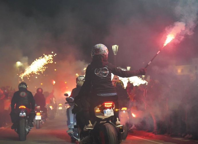 Archivo - Desfile de antorchas de Motauros en Tordesillas (Valladolid)