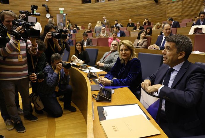 El 'president' de la Generalitat, Carlos Mazón, en la sesión de control este jueves en Les Corts