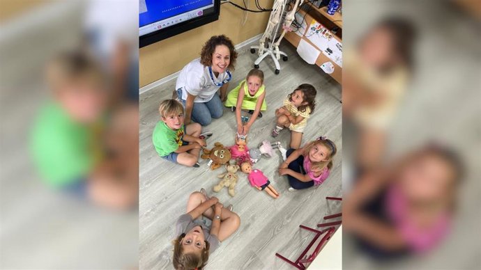 Vithas Medimar impulsa talleres sobre hábitos saludables y primeros auxilios en colegios para niños y jóvenes.