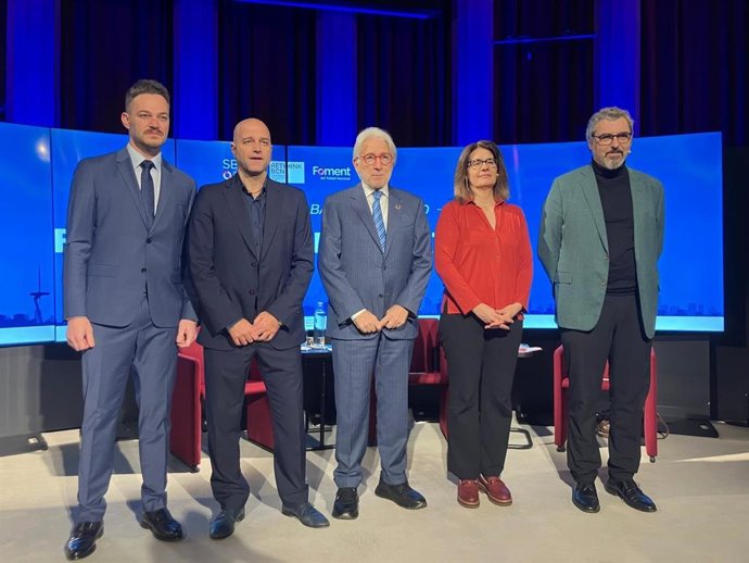 Felipe Campos (Aigües de Barcelona), Xavier Vilajoana (Apce), Josep Sánchez Llibre (Foment del Treball), Glòria Marín (periodista) y Joan Ramo Riera (Ayuntamiento de Barcelona).