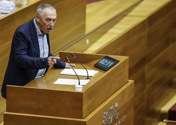 El diputado de Compromís en las Cortes Valencianas, Joan Baldoví, durante una sesión de control en Les Corts Valencianes