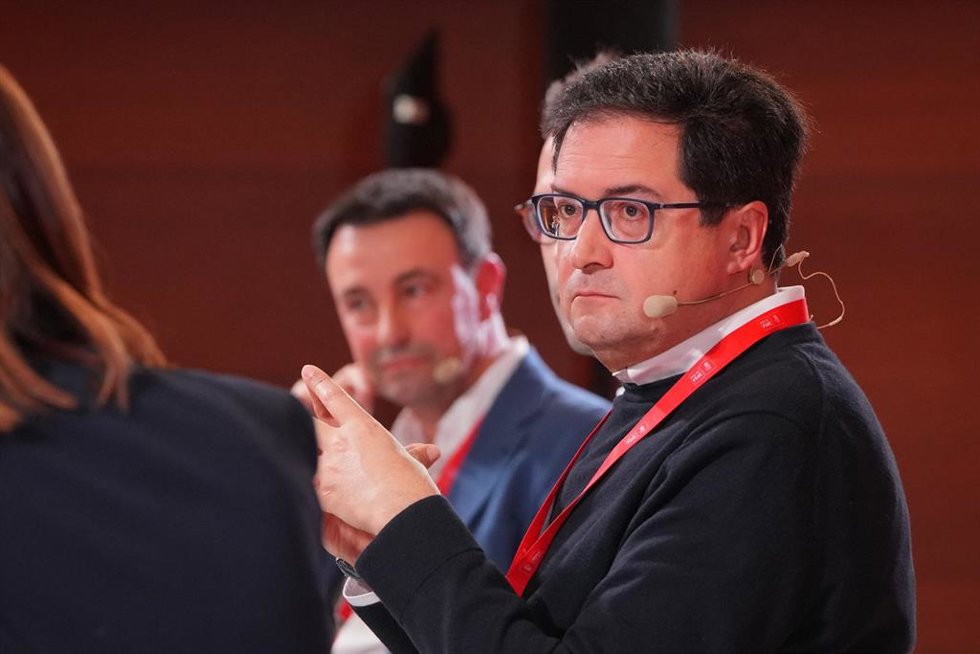 El ministro para la Transformación Digital y de la Función Pública, Óscar López, durante el 10 Congreso del PSE-EE, en el Palacio de Congresos y Auditorio Kursaal, a 15 de febrero de 2025, en San Sebastián, Guipúzcoa, País Vasco (España). 