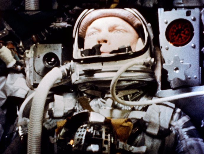 Archivo - John Glenn durante el primer vuelo orbital de Estados Unidos