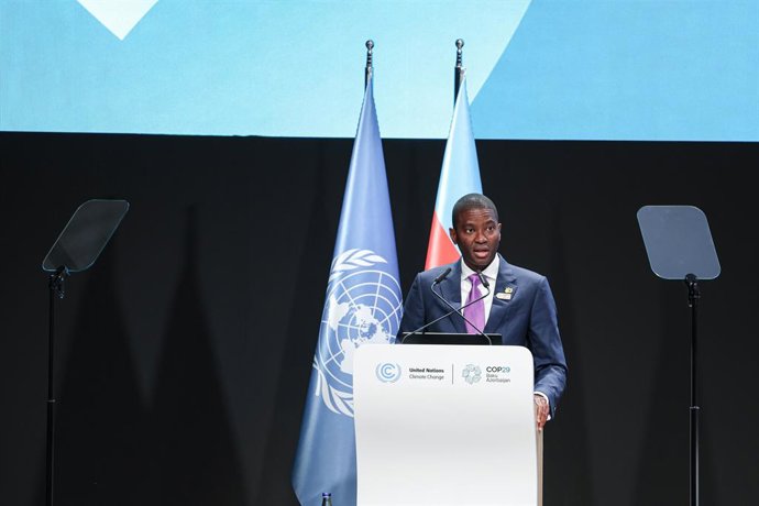Archivo - Arquivo - O primeiro-ministro de Granada e presidente cessante da Comunidade do Caribe (Caricom), Dickon Mitchell, na COP29 em Baku, capital do Azerbaijão (arquivo).