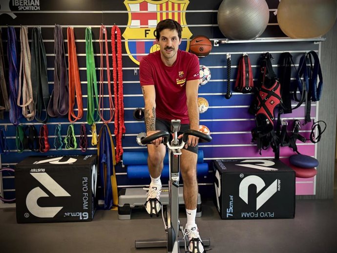 El jugador del Barça de baloncesto Nicolás Laprovittola en una sesión de recuperación de su lesión de rodilla