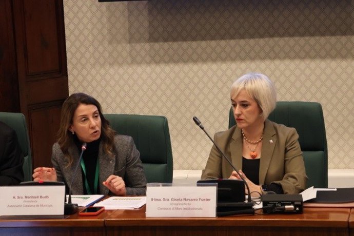 La presidenta de la Associació Catalana de Municipis (ACM), Meritxell Budó, comparece en la Comisión de Asuntos Institucionales del Parlament
