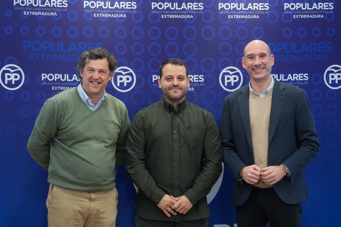 Reunión del Grupo Parlamentario Popular con el presidente de la Plataforma 'Sí a Almaraz, sí al futuro'