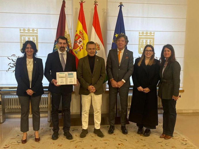 Ayuntamiento de Logroño y Colegio de Farmacéuticos de La Rioja colaborarán en la detección de soledad no deseada