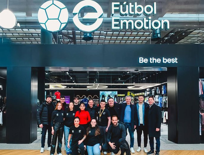 Equipo de Fútbol Emotion en la tienda Il Centro en Arese