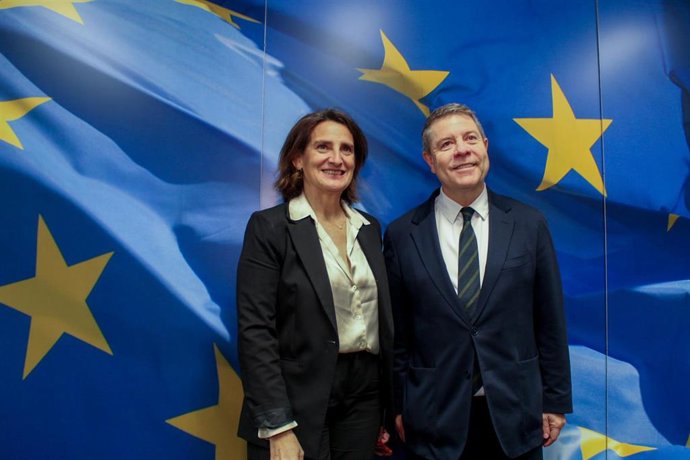 El presidente de Castilla-La Mancha, Emiliano García-Page, se reúne con la vicepresidenta ejecutiva de la Comisión Europea para una Transición Limpia, Justa y Competitiva, Teresa Ribera.