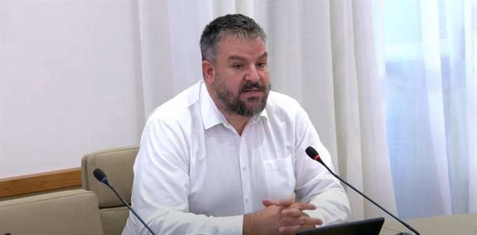 Archivo - El portavoz de MÉS per Mallorca en el Parlament, Lluís Apesteguia.