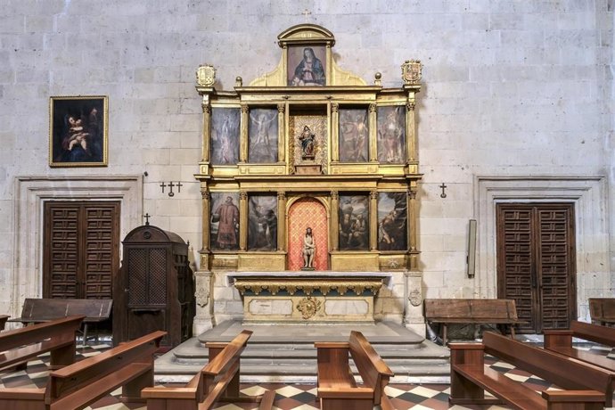 Retablo antes del inicio de la restauración.