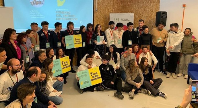 Foto de grupo de los participantes en el Concurso de Iniciativas Emprendedoras de Soria.