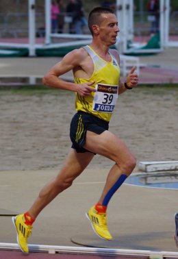 Archivo - El atleta Carles Castillejo, olímpico en Atenas 2004, Pekín 2008 y Londres 2012, durante una prueba.