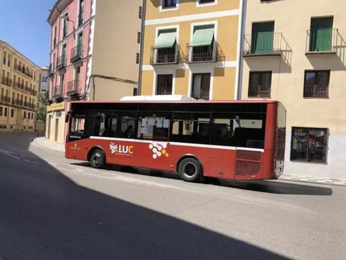 Archivo - Autobús de Cuenca.