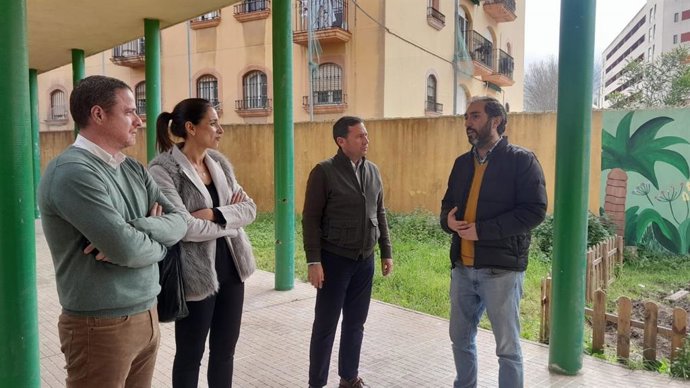 Javier Ros en el IES Mar de Poniente de La Línea.