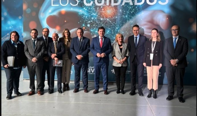 El presidente de la Junta de Castilla y León, Alfonso Fernández Mañueco, inaugura la segunda edición de la Feria de Innovación y Tecnología al Servicio de los Cuidados