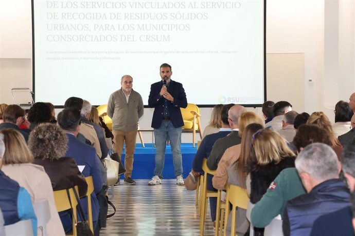 El diputado y presidente del Consorcio Luis Rodríguez ha apuntado que cada uno de los municipios podrá elegir el modelo que mejor se ajuste a sus necesidades y ha recordado que los ayuntamientos deben aprobar sus ordenanzas fiscales antes del 10 de abril