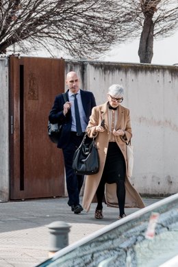 El expresidente de la Real Federación Española de Fútbol (RFEF) Luis Rubiales y su abogada, Olga Tubau, salen de una nueva jornada del juicio contra Rubiales