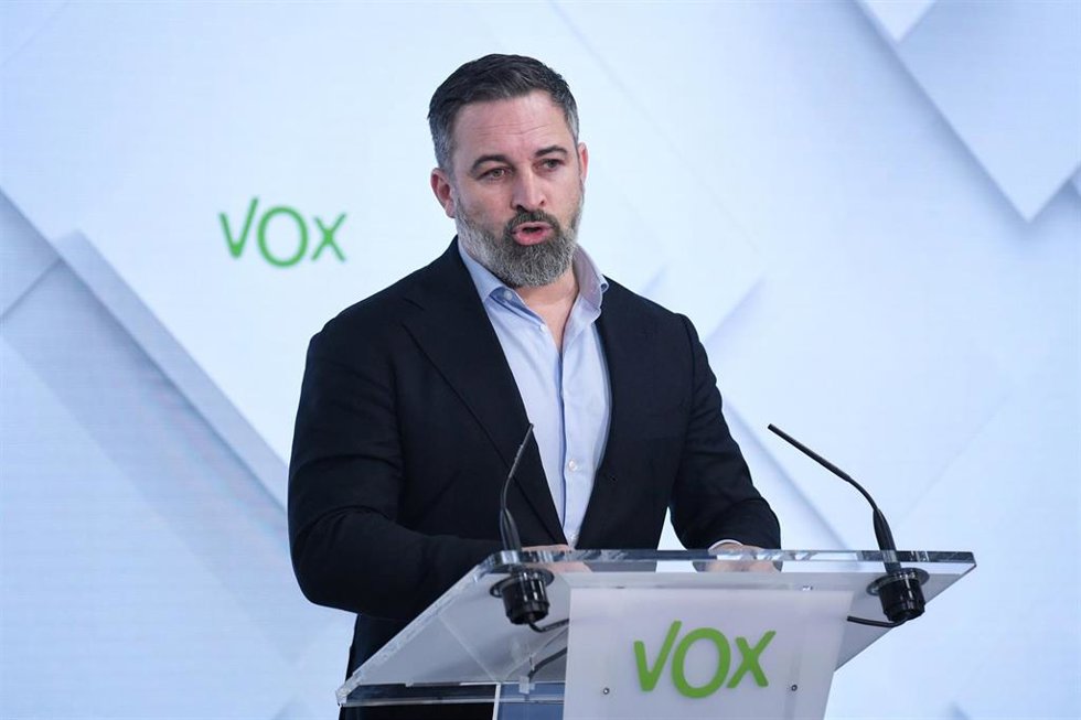 Archivo - El líder de VOX, Santiago Abascal, durante una rueda de prensa en la sede de Vox. 
