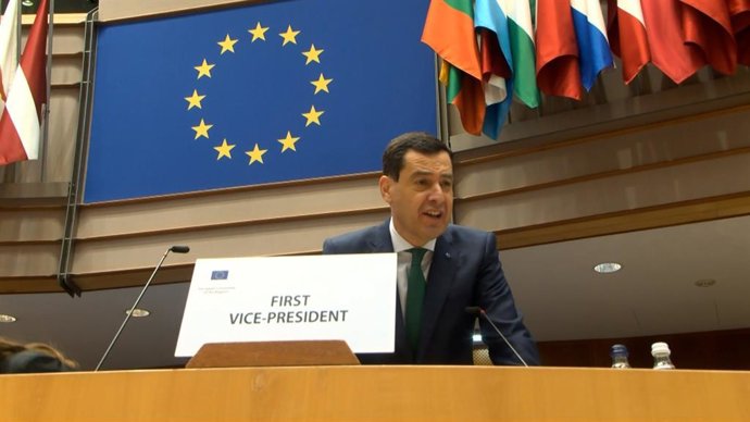 Juanma Moreno, este jueves en el Pleno del Comité de las Regiones de la UE, en el Parlamento europeo, en Bruselas