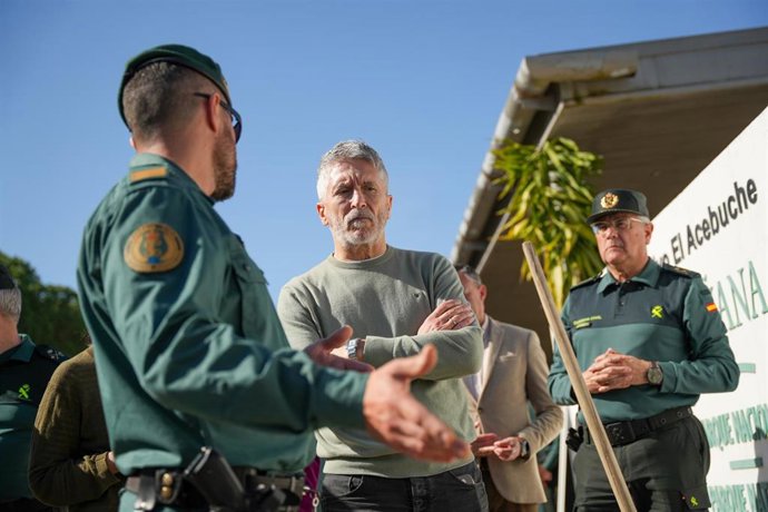 El ministro del Interior, Fernando Grande-Marlaska, este jueves en Doñana (Huelva).