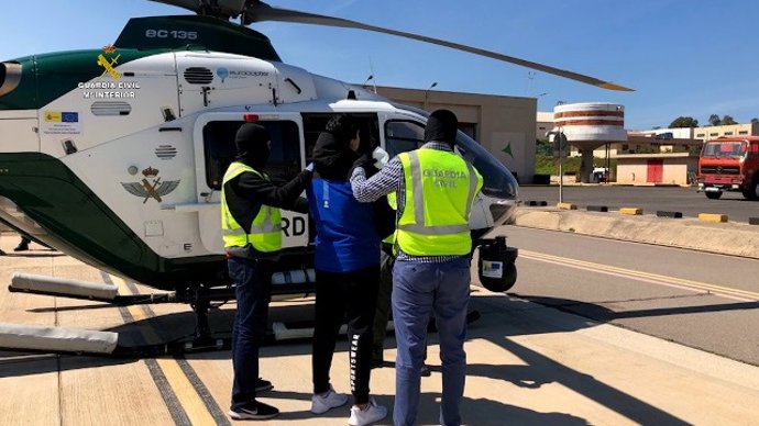 Archivo - La Guardia Civil en una operación en Melilla con un detenido por radicalizarse en el terrorismo yihadista