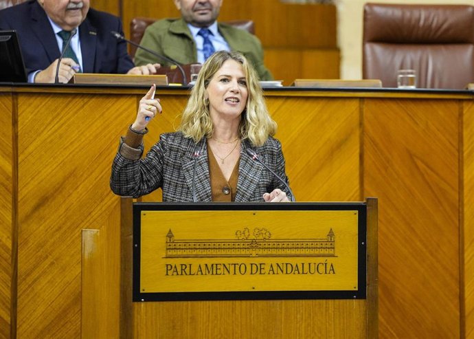 La diputada del PP-A Ana Mestre interviene en el Pleno del Parlamento andaluz.