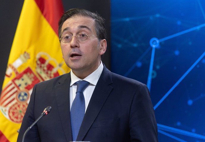 El ministro de Asuntos Exteriores, Unión Europea y Cooperación, José Manuel Albares, durante una rueda de prensa posterior a una reunión con el ministro de Relaciones Exteriores de Brasil, en el Palacio de Viana, a 17 de febrero de 2025, en Madrid (España